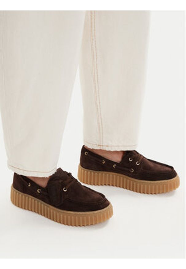 Clarks Półbuty Torhill Boat 26186647 Brązowy. Kolor: brązowy. Materiał: zamsz, skóra