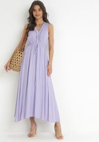 Born2be - Fioletowa Wiskozowa Sukienka Maxi z Gumką w Pasie i Ozdobnym Dekoltem Nashira. Kolor: fioletowy. Materiał: wiskoza. Sezon: wiosna, lato. Długość: maxi #4