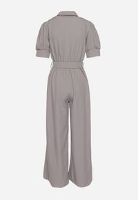 Born2be - Szary Taliowany Kombinezon z Ozdobną Klamrą Filateia. Kolor: szary. Styl: elegancki #5