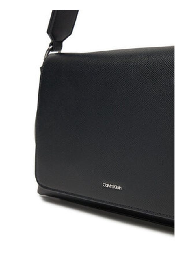 Calvin Klein Torebka Ck Must Top Handle Bag_Caviar K60K613085 Czarny. Kolor: czarny. Materiał: skórzane