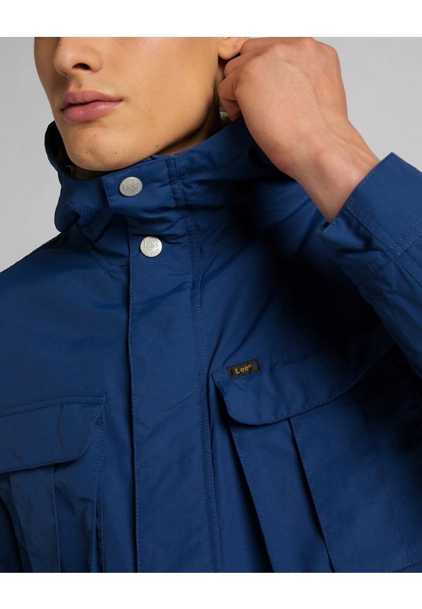 Lee - LEE FISHERMAN ANORAK MĘSKA KURTKA ZIMOWA WASHED BLUE L86UKCLR 112122788. Sezon: zima