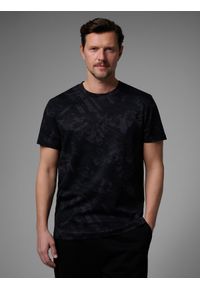 4f - 4F T-shirt regular z nadrukiem męski 4F x Robert Lewandowski - czarny S. Okazja: na co dzień. Kolor: czarny. Materiał: bawełna, materiał. Wzór: nadruk. Styl: casual, sportowy #1