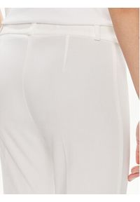 Rinascimento Spodnie materiałowe CFC0118248003 Biały Regular Fit. Kolor: biały. Materiał: syntetyk