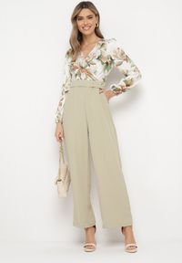 Born2be - Jasnozielony Kombinezon z Szerokimi Nogawkami z Kwiatową Górą i Paskiem z Klamrą Ilanvi. Okazja: na co dzień. Kolor: zielony. Długość rękawa: długi rękaw. Długość: długie. Wzór: kwiaty. Styl: casual #1