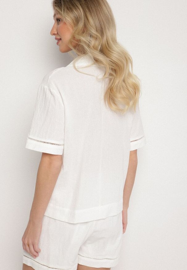 Born2be - Biała Bawełniana Koszula z Ażurowymi Wstawkami Nativra. Okazja: na co dzień. Kolor: biały. Materiał: bawełna. Długość rękawa: krótki rękaw. Długość: krótkie. Wzór: ażurowy. Styl: casual, elegancki