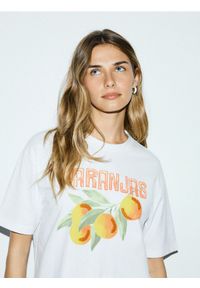 Reserved - Bawełniany t-shirt z nadrukiem - biały. Kolor: biały. Materiał: bawełna. Wzór: nadruk