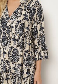 Born2be - Granatowo-Beżowa Bawełniana Rozkloszowana Sukienka z Falbankami Miloa. Typ kołnierza: kołnierz z falbankami. Kolor: niebieski. Materiał: bawełna. Typ sukienki: rozkloszowane #2