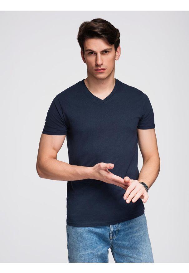 Ombre Clothing - Męska klasyczna bawełniana koszulka z dekoltem w serek BASIC – granatowa V2 - Rozmiar: XL. Typ kołnierza: dekolt w serek. Kolor: niebieski. Materiał: bawełna. Styl: klasyczny