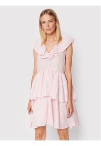 Custommade Sukienka koktajlowa Ludvika 999387430 Różowy Regular Fit. Kolor: różowy. Materiał: syntetyk. Styl: wizytowy