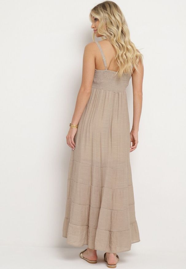 Born2be - Beżowa Sukienka z Bawełną na Regulowanych Ramiączkach z Elastyczną Gumką na Plecach Tinathias. Okazja: na spacer, na co dzień. Kolor: beżowy. Materiał: bawełna. Długość rękawa: na ramiączkach. Sezon: lato. Typ sukienki: proste. Styl: casual, klasyczny