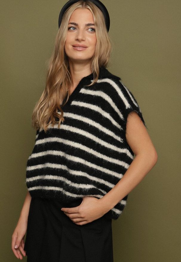 Born2be - Czarna Dzianinowa Kamizelka z Wełną Ozdobiona Paskami Aneline. Okazja: na spotkanie biznesowe, do pracy, na co dzień. Kolor: czarny. Materiał: wełna, dzianina. Wzór: aplikacja. Styl: klasyczny, biznesowy, casual