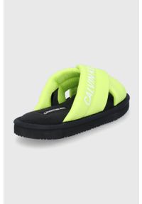 Calvin Klein Jeans Kapcie kolor zielony. Nosek buta: okrągły. Kolor: zielony. Materiał: materiał, guma. Wzór: gładki #3