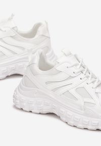 Born2be - Białe Sznurowane Sneakersy na Grubej Podeszwie z Ozdobnymi Wstawkami Yifa. Kolor: biały. Wzór: aplikacja #5
