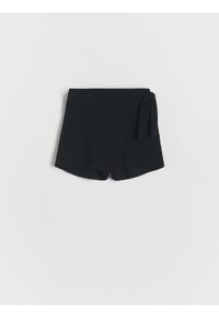 Reserved - Szorty imitujące spódnicę - czarny. Kolor: czarny. Materiał: wiskoza, dzianina
