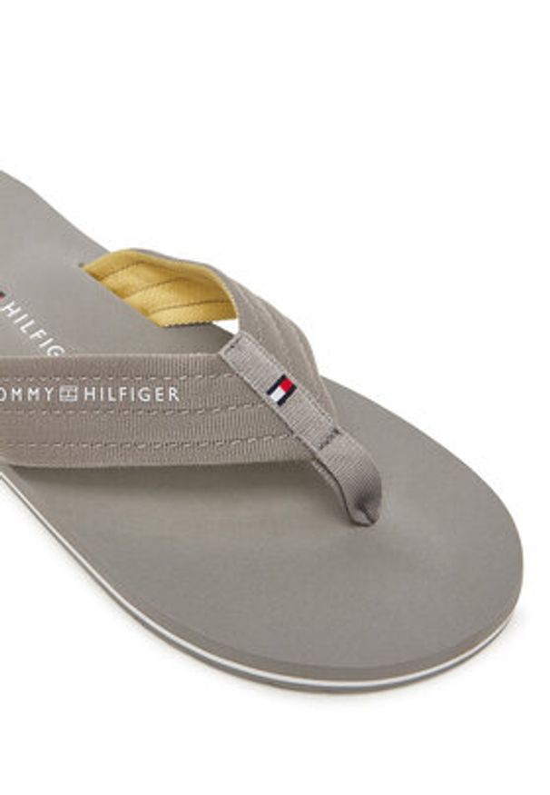 TOMMY HILFIGER - Tommy Hilfiger Japonki Hilfiger Nyc Beach Sandal FM0FM05437 Szary. Kolor: szary. Materiał: materiał
