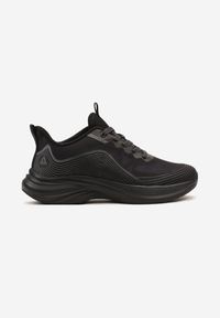 Born2be - Czarne Buty Sportowe Sneakersy Ozdobione Tłoczonym Wzorem Axevia. Kolor: czarny. Materiał: dresówka. Wzór: aplikacja