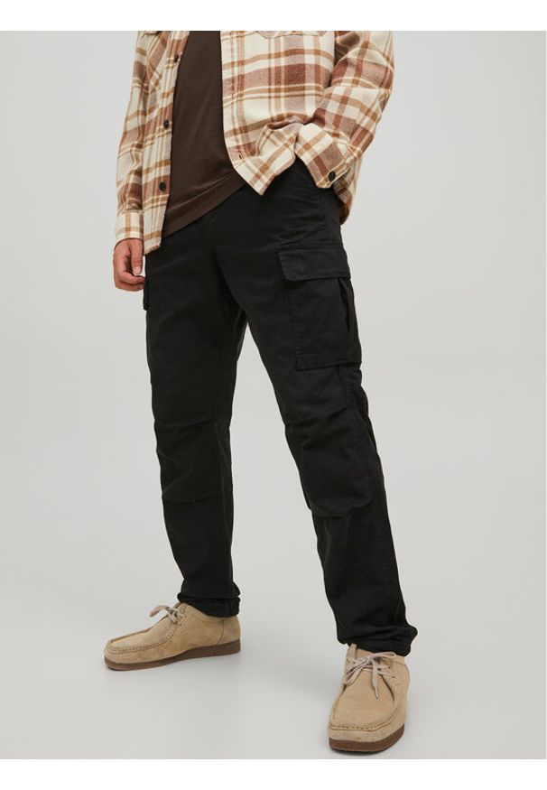 Jack & Jones - Jack&Jones Spodnie materiałowe Ace 12216664 Czarny Carrot Fit. Kolor: czarny. Materiał: bawełna