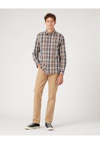 Wrangler - WRANGLER 1 POCKET SHIRT MĘSKA KOSZULA Z DŁUGIM RĘKAWEM W KRATE CAPPUCCINO W5A24MH36. Długość rękawa: długi rękaw. Długość: długie