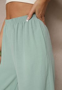 Renee - Jasnozielone Luźne Spodnie 3/4 z Kieszonkami Efrinea. Okazja: na co dzień. Kolor: zielony. Materiał: guma. Styl: elegancki, casual #5
