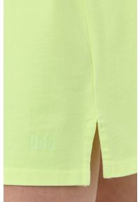 Ugg - UGG sukienka bawełniana kolor żółty mini oversize. Kolor: żółty. Materiał: bawełna. Długość rękawa: krótki rękaw. Wzór: gładki. Typ sukienki: oversize. Długość: mini #4