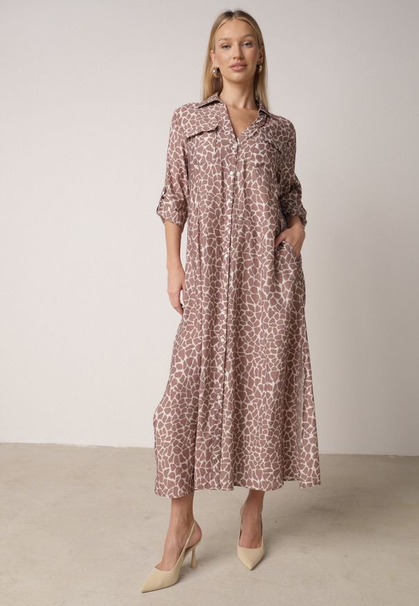 Born2be - Beżowa Sukienka Koszulowa z Wiskozą w Zwierzęcy Wzór Żyrafy Nevetalia. Okazja: na co dzień. Kolor: beżowy. Materiał: wiskoza. Wzór: motyw zwierzęcy. Typ sukienki: koszulowe. Styl: casual, klasyczny