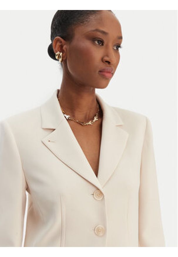 Patrizia Pepe Marynarka 8S0559/A6F5-W409 Écru Regular Fit. Kolor: kremowy. Materiał: syntetyk