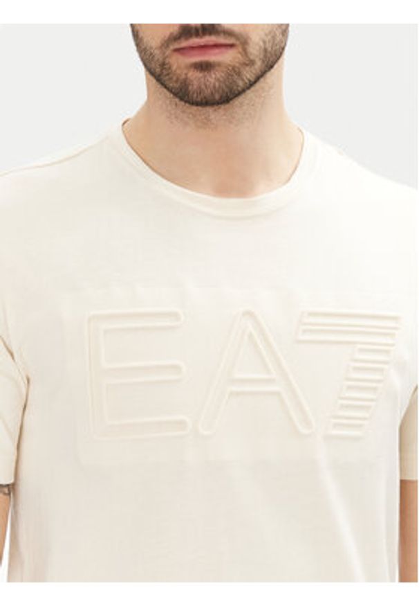EA7 Emporio Armani T-Shirt 7M000149 AF14772 U1079 Écru Regular Fit. Materiał: bawełna