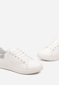Renee - Biało-Srebrne Sznurowane Sneakersy z Ekoskóry na Płaskiej Podeszwie Ozdobione Brokatem Filirea. Kolor: biały. Wzór: aplikacja. Obcas: na płaskiej podeszwie #2
