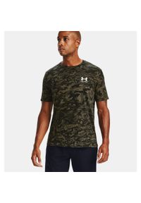 Under Armour - Koszulka fitness męska UNDER ARMOUR Camo z krótkim rękawem. Kolor: zielony. Długość rękawa: krótki rękaw. Długość: krótkie. Sport: fitness