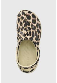 Crocs klapki Classic Platform Animal Remix Clog 207844. Nosek buta: okrągły. Kolor: brązowy. Materiał: materiał. Obcas: na platformie #2