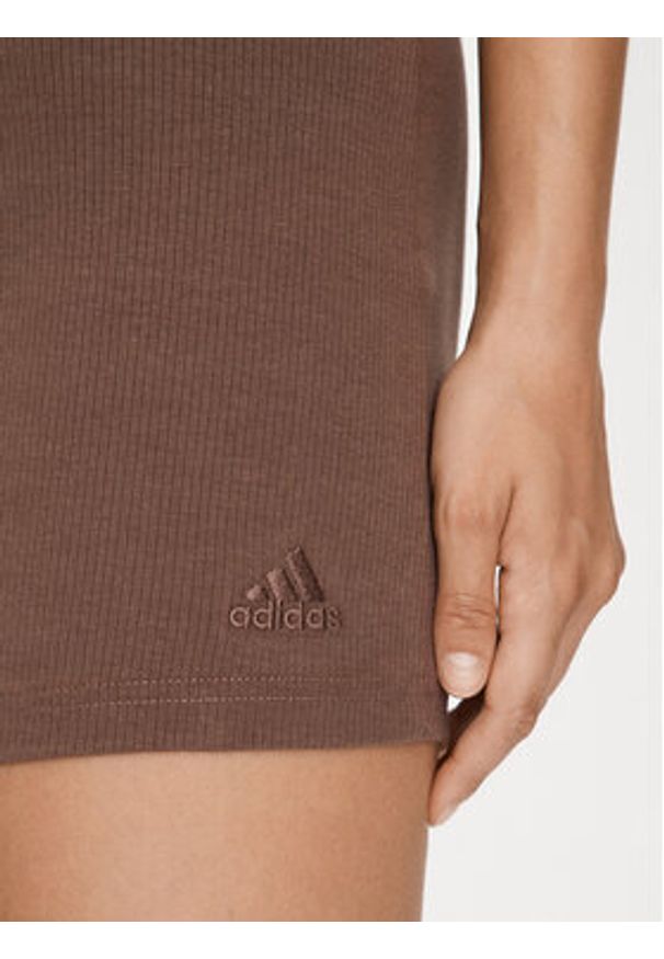 Adidas - adidas Szorty sportowe Lounge IY6742 Brązowy Slim Fit. Kolor: brązowy. Materiał: bawełna