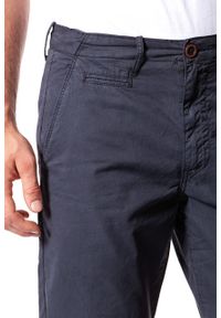 Wrangler - KRÓTKIE SPODENKI WRANGLER CHINO SHORTS NAVY W14MLL49I. Długość: krótkie. Styl: klasyczny #5