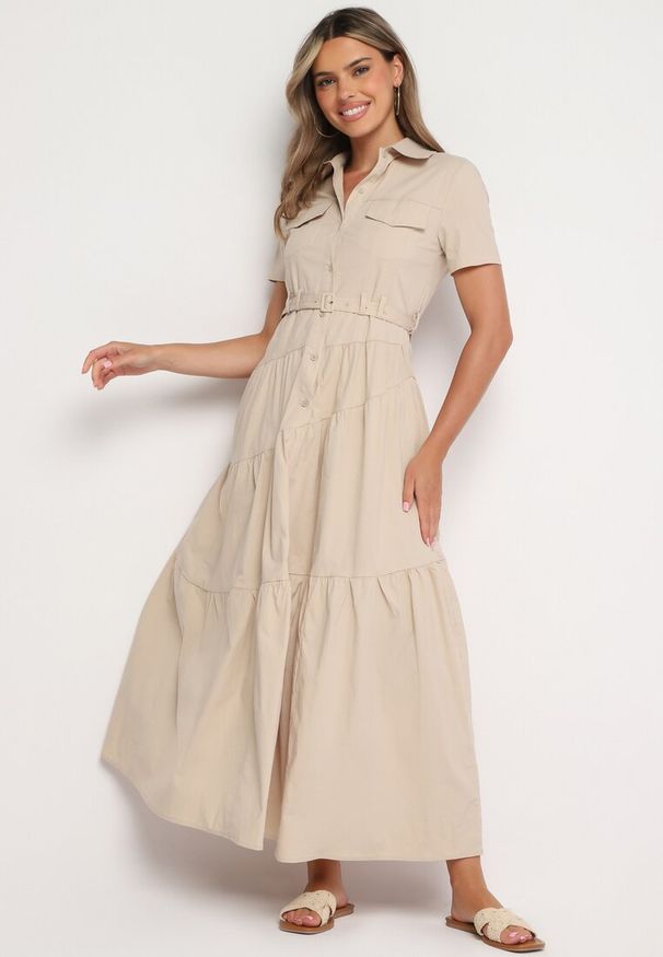 Born2be - Beżowa Taliowana Sukienka z Bawełny w Koszulowym Stylu z Imitacją Kieszeni Masefia. Okazja: na co dzień. Kolor: beżowy. Materiał: bawełna. Wzór: aplikacja. Typ sukienki: koszulowe. Styl: elegancki, casual, wizytowy