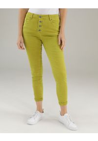 Unisono - ZIELONE SPODNIE - JEANSY 42-6873-137 AVOC. Kolor: zielony. Materiał: jeans #1