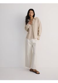 Reserved - Jeansy culotte - kremowy. Kolor: kremowy