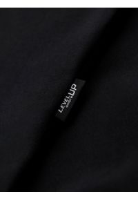 Ombre Clothing - Bawełniany męski t-shirt z nadrukiem na kieszonce – czarny V1. Okazja: na co dzień. Kolor: czarny. Materiał: bawełna. Wzór: nadruk. Styl: casual #9