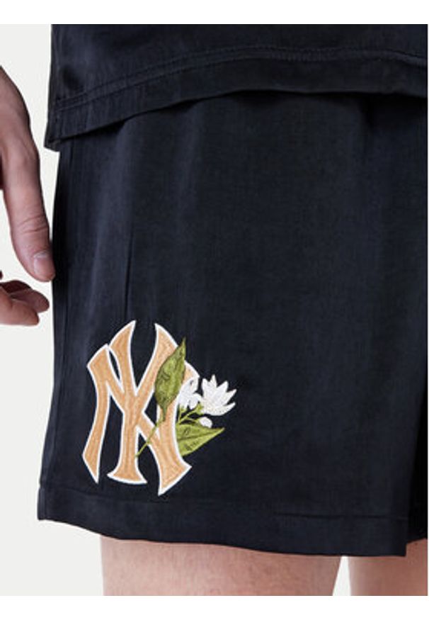 New Era Szorty sportowe New York Yankees MLB Woven 60596375 Czarny Regular Fit. Kolor: czarny. Materiał: syntetyk. Styl: sportowy