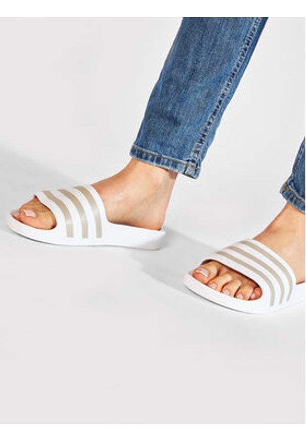 Adidas - adidas Klapki adilette Aqua EF1730 Biały. Kolor: biały