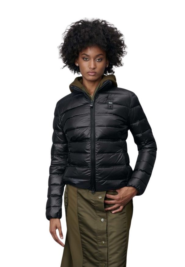 Blauer USA - BLAUER Czarna damska kurtka bez kaptura Georgia Short Jackets. Typ kołnierza: bez kaptura. Kolor: czarny. Materiał: poliamid, puch. Styl: elegancki