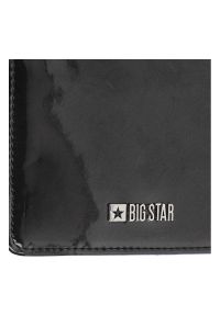 Big Star Accessories - Czarny Elegancki Portfel Damski Big Star. Kolor: czarny. Materiał: skóra ekologiczna. Wzór: aplikacja