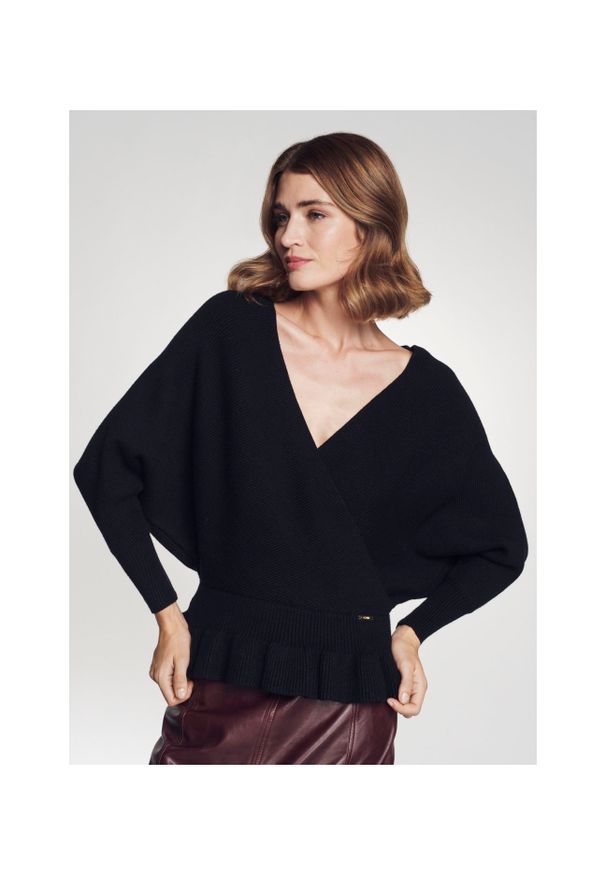 Ochnik - Czarny sweter damski z taliowaniem. Kolor: czarny. Materiał: materiał