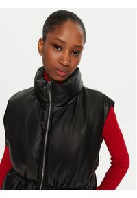 Armani Exchange Bezrękawnik 6DYQ21 YNNYZ 1200 Czarny Regular Fit. Kolor: czarny. Materiał: syntetyk. Długość rękawa: bez rękawów #6