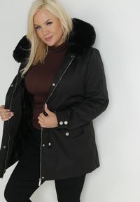 Born2be - Czarna Kurtka Parka Nylonowa Deseyi. Kolor: czarny. Materiał: nylon. Sezon: zima