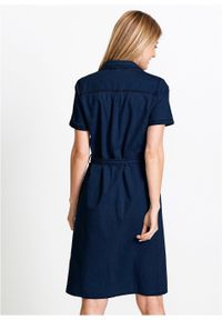 Sukienka bonprix niebieski dżins. Kolor: niebieski. Materiał: materiał. Typ sukienki: szmizjerki. Styl: klasyczny #4