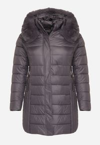 Born2be - Fioletowa Długa Kurtka Pikowana z Odpinanym Kapturem i Futerkiem Retelma. Okazja: na co dzień. Kolor: fioletowy. Materiał: futro. Długość: długie. Styl: casual #4