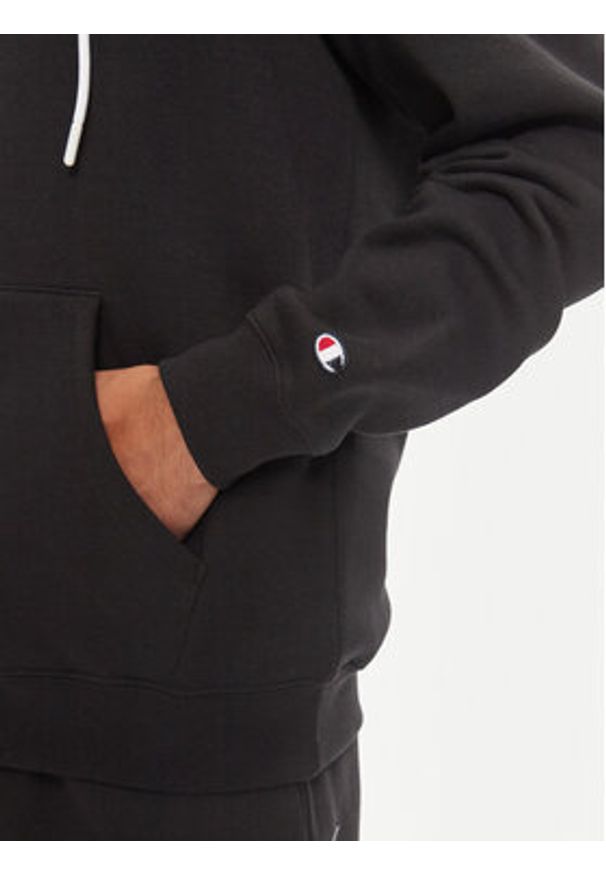 Champion Bluza 219205 Czarny Regular Fit. Kolor: czarny. Materiał: bawełna, syntetyk