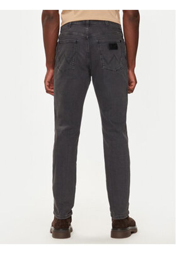 Wrangler Jeansy River 112356783 Szary Tapered Fit. Kolor: szary