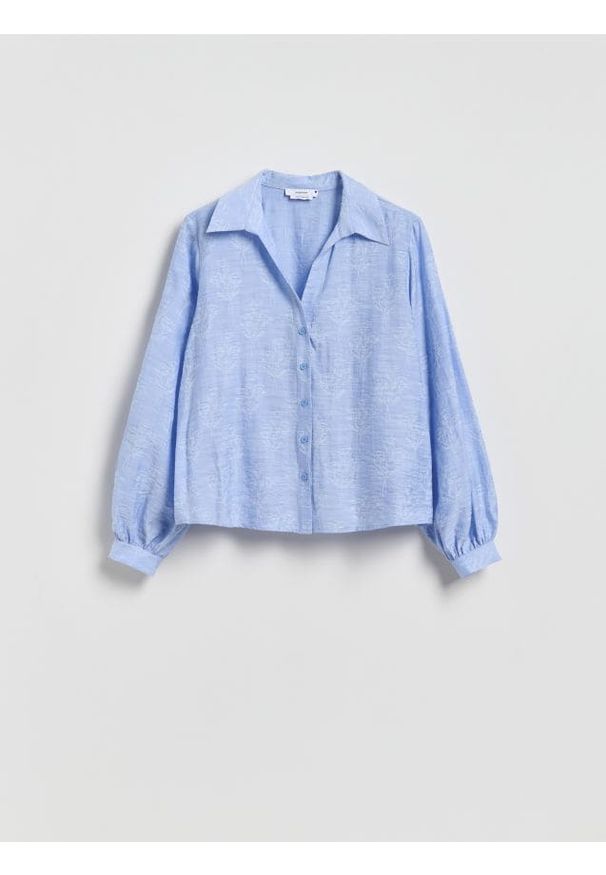 Reserved - Koszula z haftowanym wzorem - jasnoniebieski. Kolor: niebieski. Materiał: tkanina, wiskoza. Wzór: haft