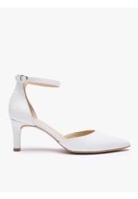 Ryłko - Białe ślubne czółenka ze skóry licowej. Okazja: na ślub cywilny, na wesele. Zapięcie: pasek. Kolor: biały. Materiał: skóra. Obcas: na obcasie. Styl: street, klasyczny. Wysokość obcasa: średni #1