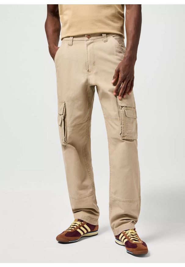 Wrangler - WRANGLER MĘSKIE SPODNIE BOJÓWKI WRANGLER CJ REL CARGO PANT KELP 112362823. Materiał: denim, bawełna